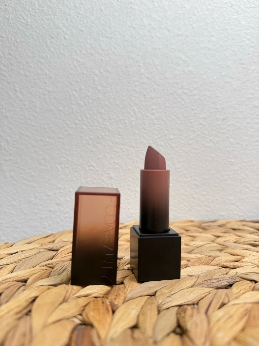 NWT Huda Beauty Lippie Bossy Browns Matte Brown Lipstick Boss Chick Makeup Nude